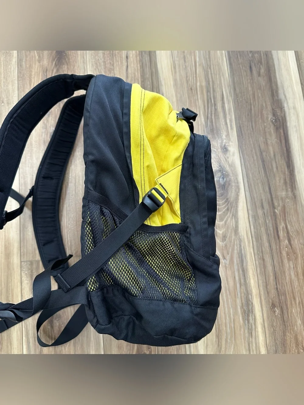 MountainSmith Everyday Carry EDC 24/7 Backpack Hiking Black Yellow